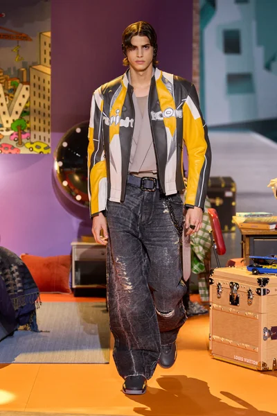 Look 38